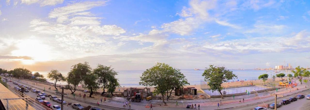 Apartamento Orla De Fortaleza • Frente Mar • Beira-mar *